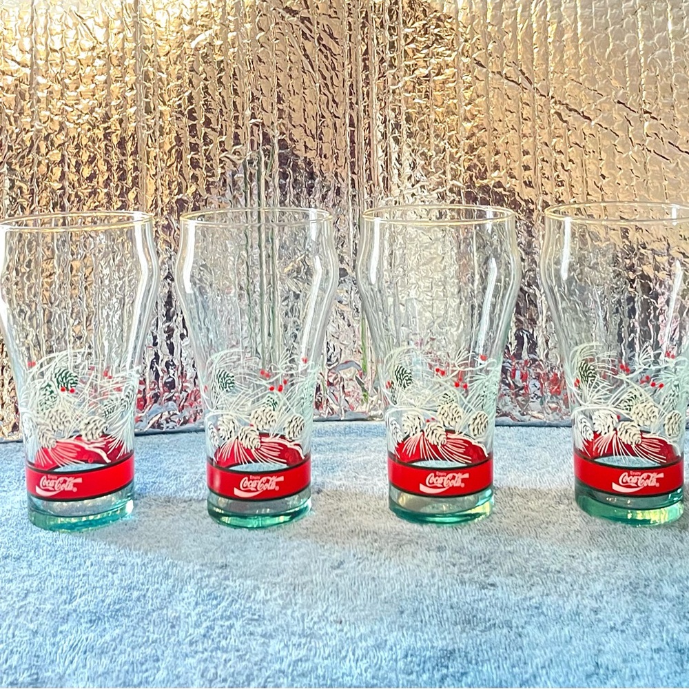 Vintage Set of 4 Coca Cola Holiday Glasses